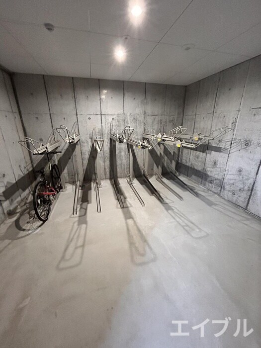 物件外観写真4　(駐輪場)
