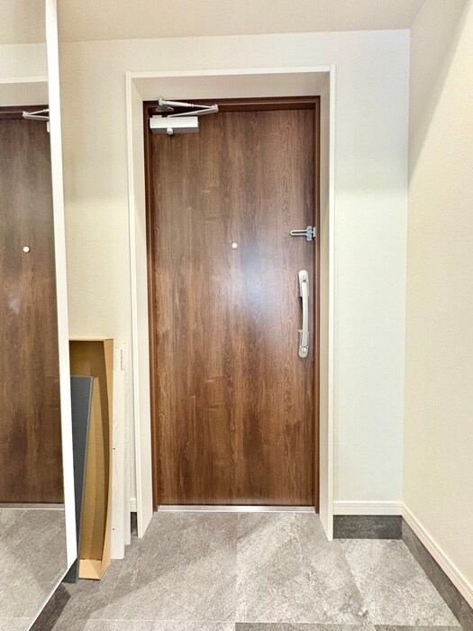 物件内観写真15　(玄関)