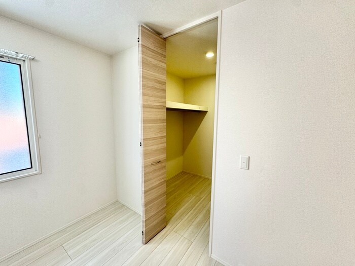 物件内観写真14　(収納)