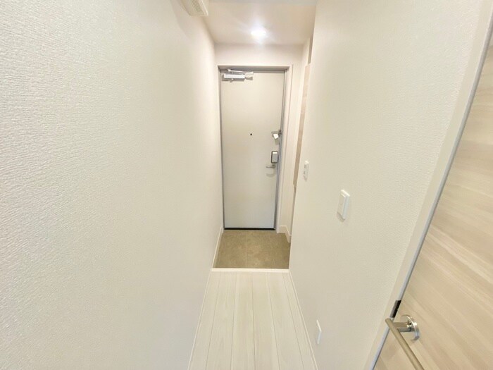 物件内観写真16　(玄関)