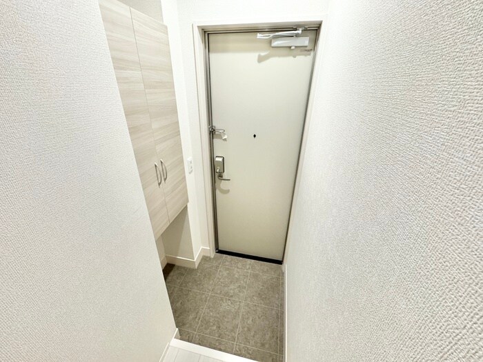 物件内観写真16　(玄関)