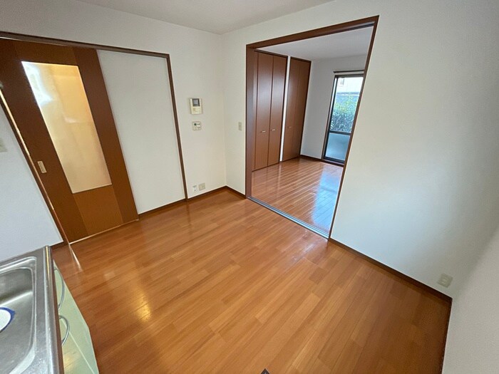 物件内観写真4　(居室)