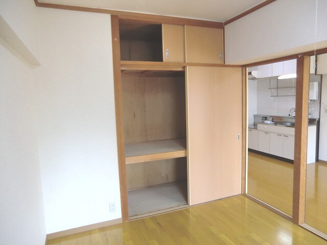 物件内観写真12　(収納)