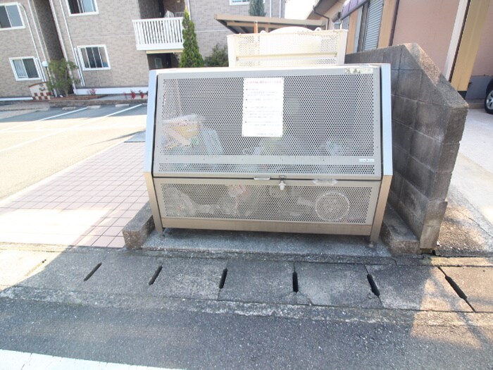 物件外観写真4　(建物設備)