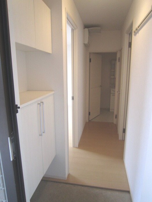 物件内観写真12　(玄関)