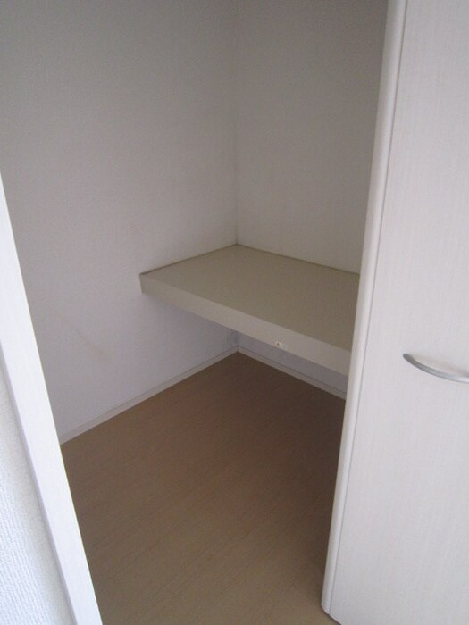 物件内観写真15　(収納)