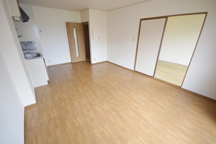 物件内観写真4　(居室)