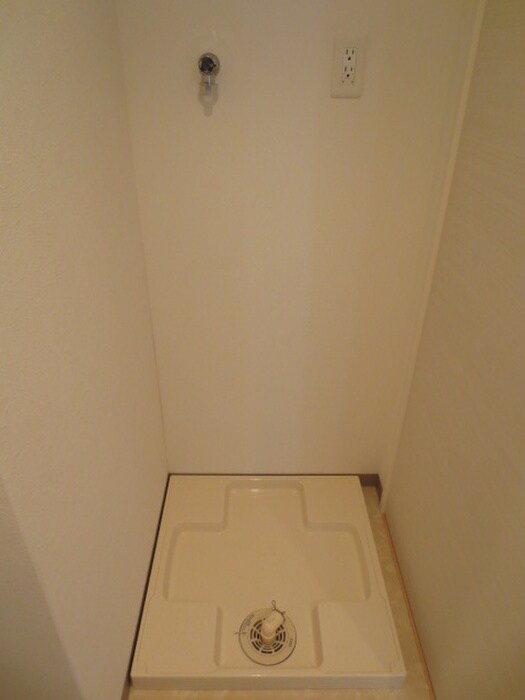 物件内観写真14　(洗濯機置場)