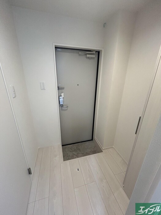 物件内観写真11　(玄関)