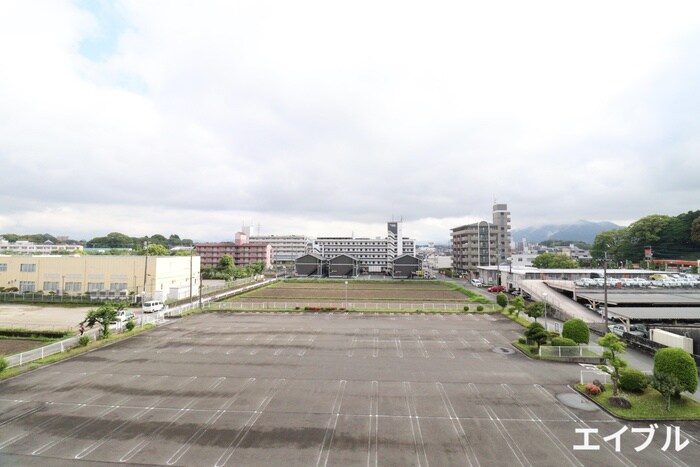 物件内観写真16　(室内からの展望)