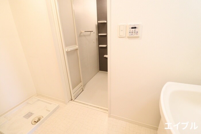 物件内観写真19　(洗濯機置場)