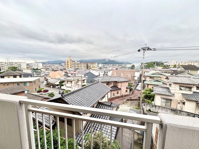 物件内観写真12　(室内からの展望)