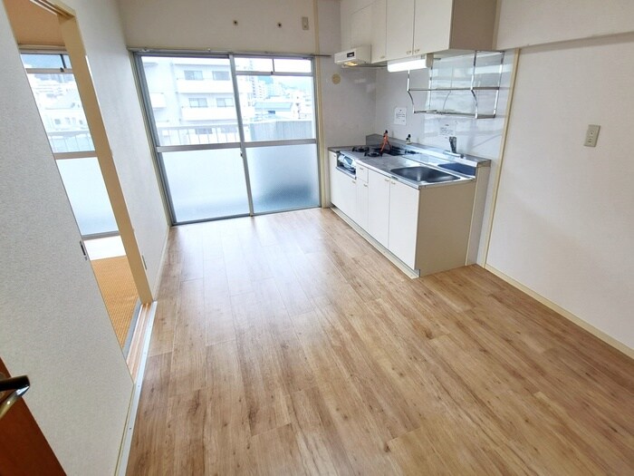 物件内観写真3　(居室)