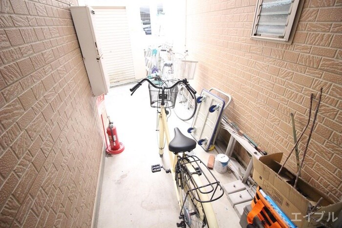物件外観写真6　(駐輪場)