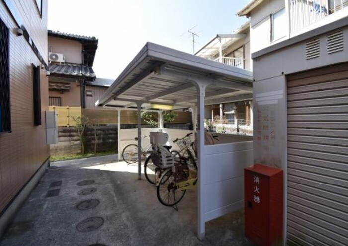 物件外観写真3　(駐輪場)