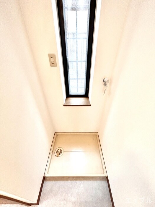 物件内観写真13　(洗濯機置場)