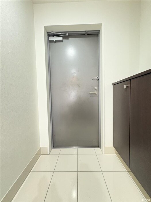 物件内観写真16　(玄関)