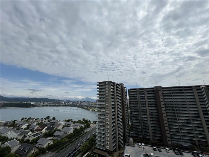 物件内観写真22　(室内からの展望)