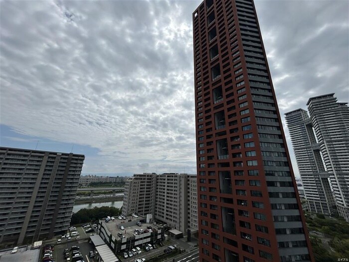 物件内観写真22　(室内からの展望)