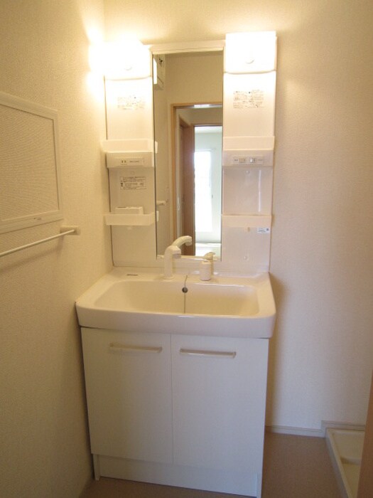 物件内観写真10　(洗面)