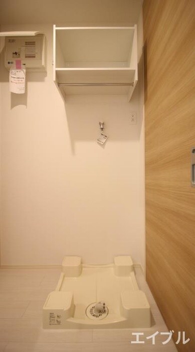 物件内観写真16　(洗濯機置場)