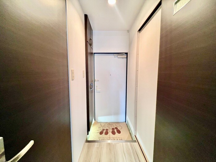 物件内観写真9　(玄関)