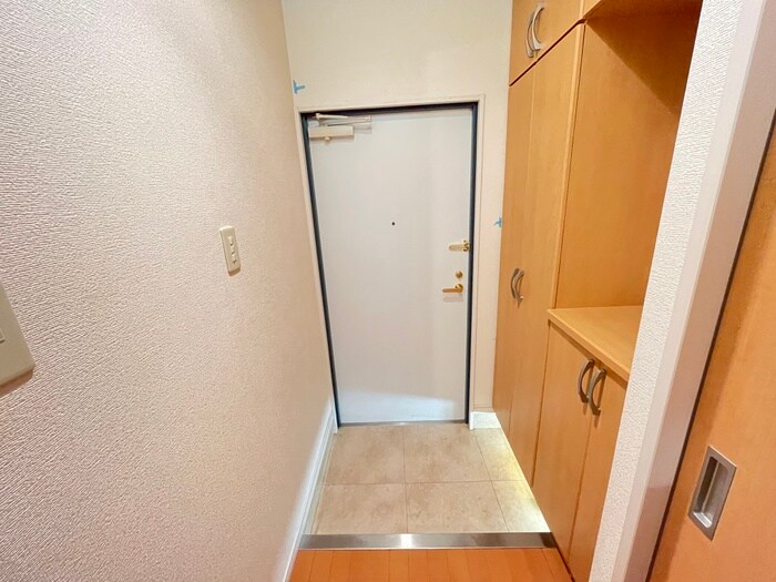 物件内観写真14　(玄関)