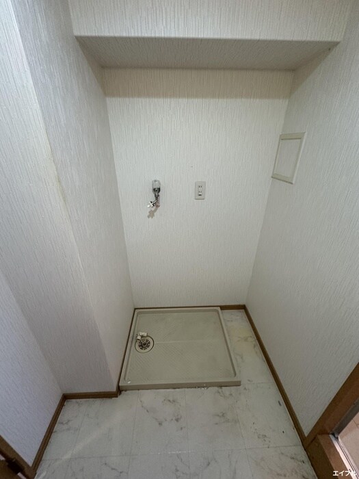 物件内観写真16　(洗濯機置場)