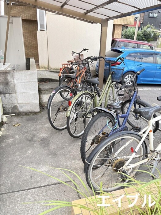 物件外観写真5　(駐輪場)