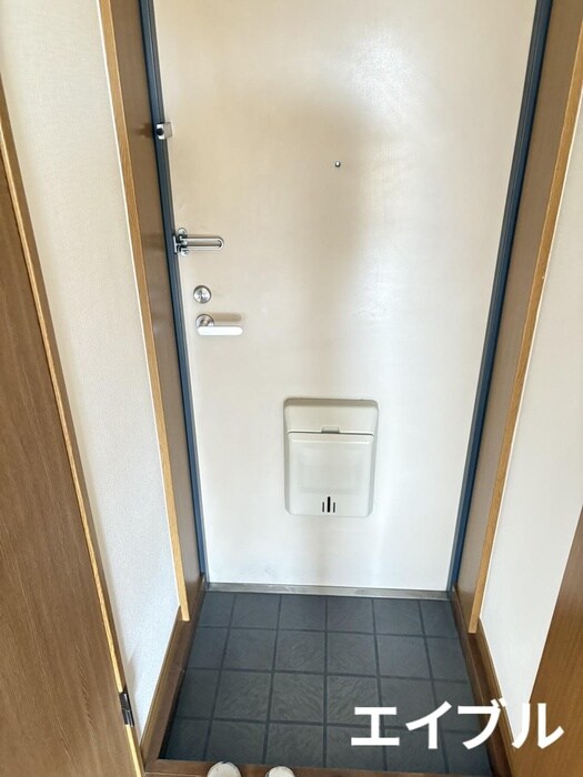 物件内観写真12　(玄関)