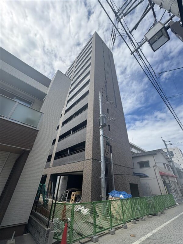 建築中