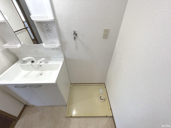 物件内観写真13　(洗濯機置場)