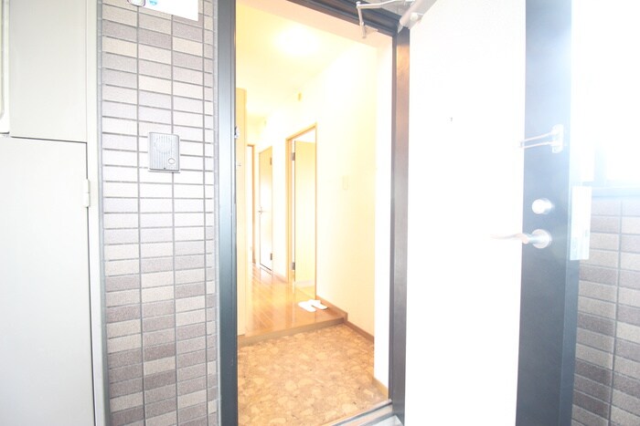 物件内観写真17　(玄関)