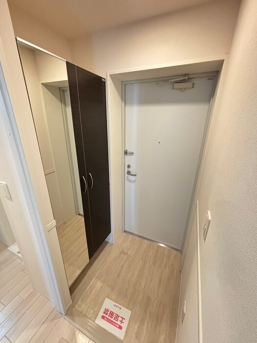 物件内観写真14　(玄関)