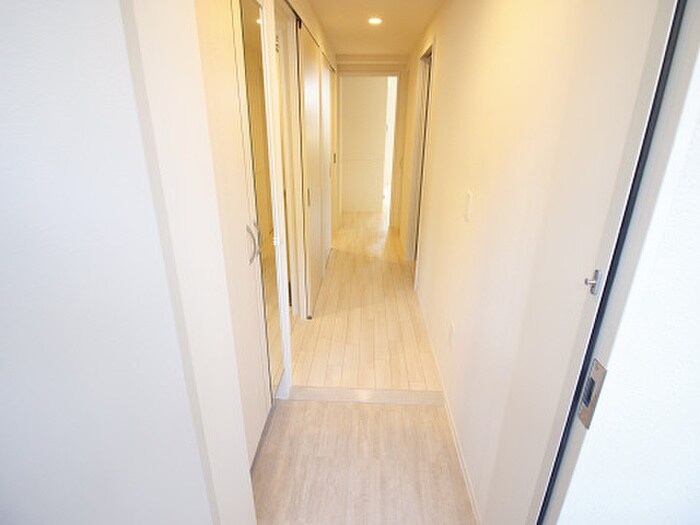 物件内観写真15　(玄関)