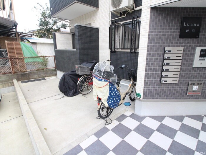 物件外観写真5　(駐輪場)