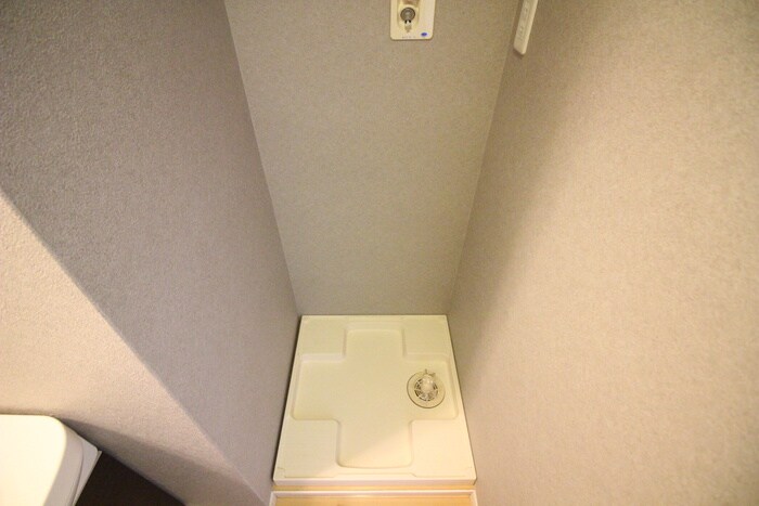 物件内観写真10　(洗濯機置場)