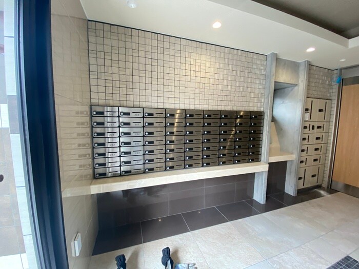 物件外観写真5　(エントランス部分)