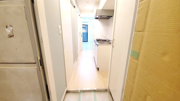 物件内観写真10　(玄関)