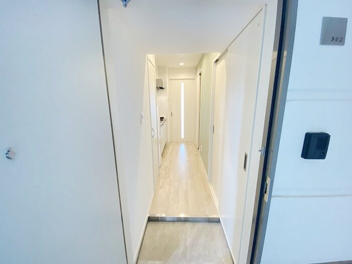 物件内観写真12　(玄関)