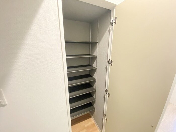 物件内観写真13　(靴箱)