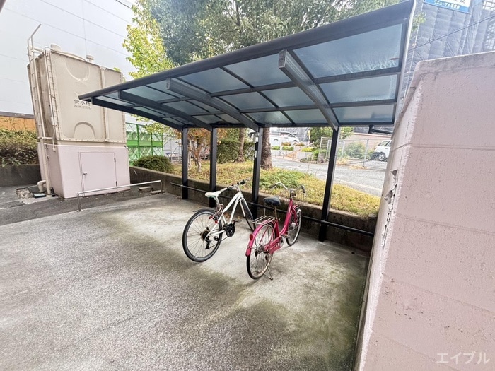 物件外観写真5　(駐輪場)