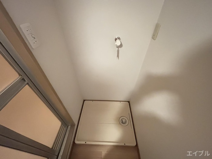 物件内観写真13　(洗濯機置場)