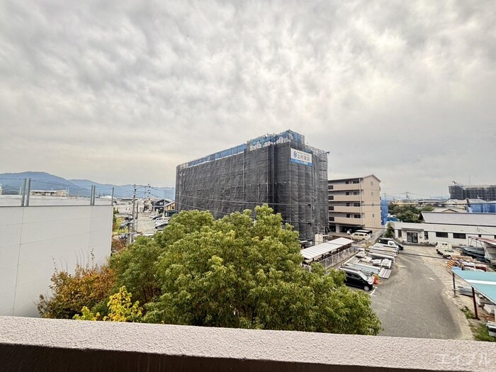 物件内観写真22　(室内からの展望)