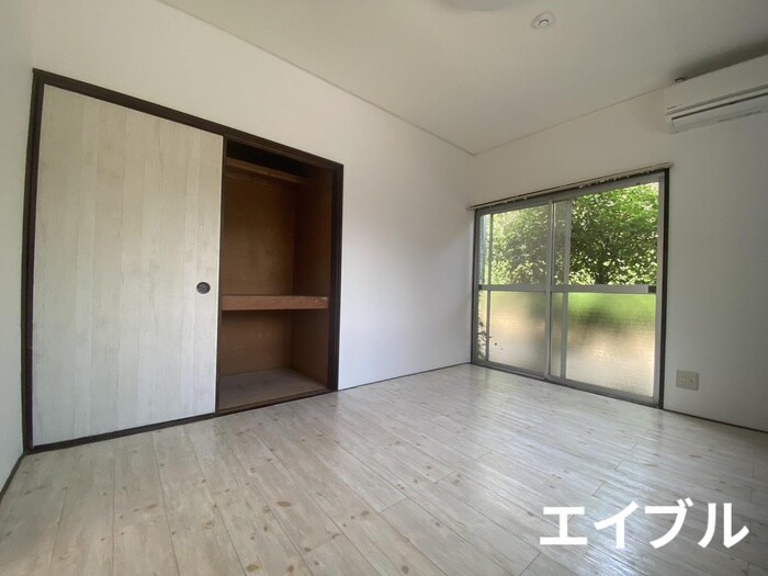 物件内観写真8　(居室)