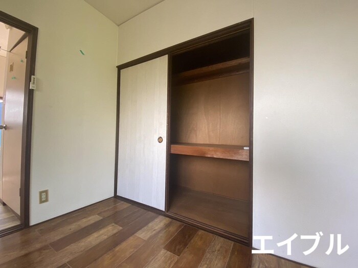 物件内観写真12　(収納)