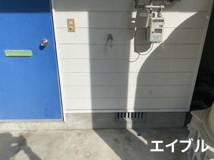 物件内観写真16　(洗濯機置場)