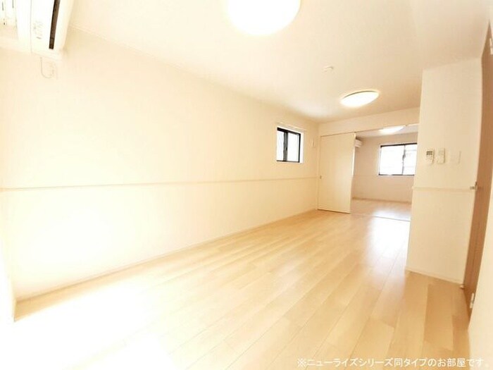 物件内観写真2　(居室)