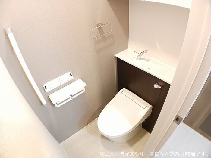 物件内観写真8　(トイレ)