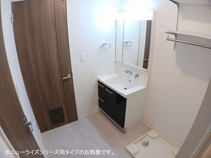 物件内観写真9　(洗面)